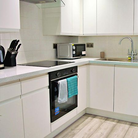 Beautiful Flat Near Central London - Entire Flat - Equipped Kitchen - Private Bathroom المظهر الخارجي الصورة
