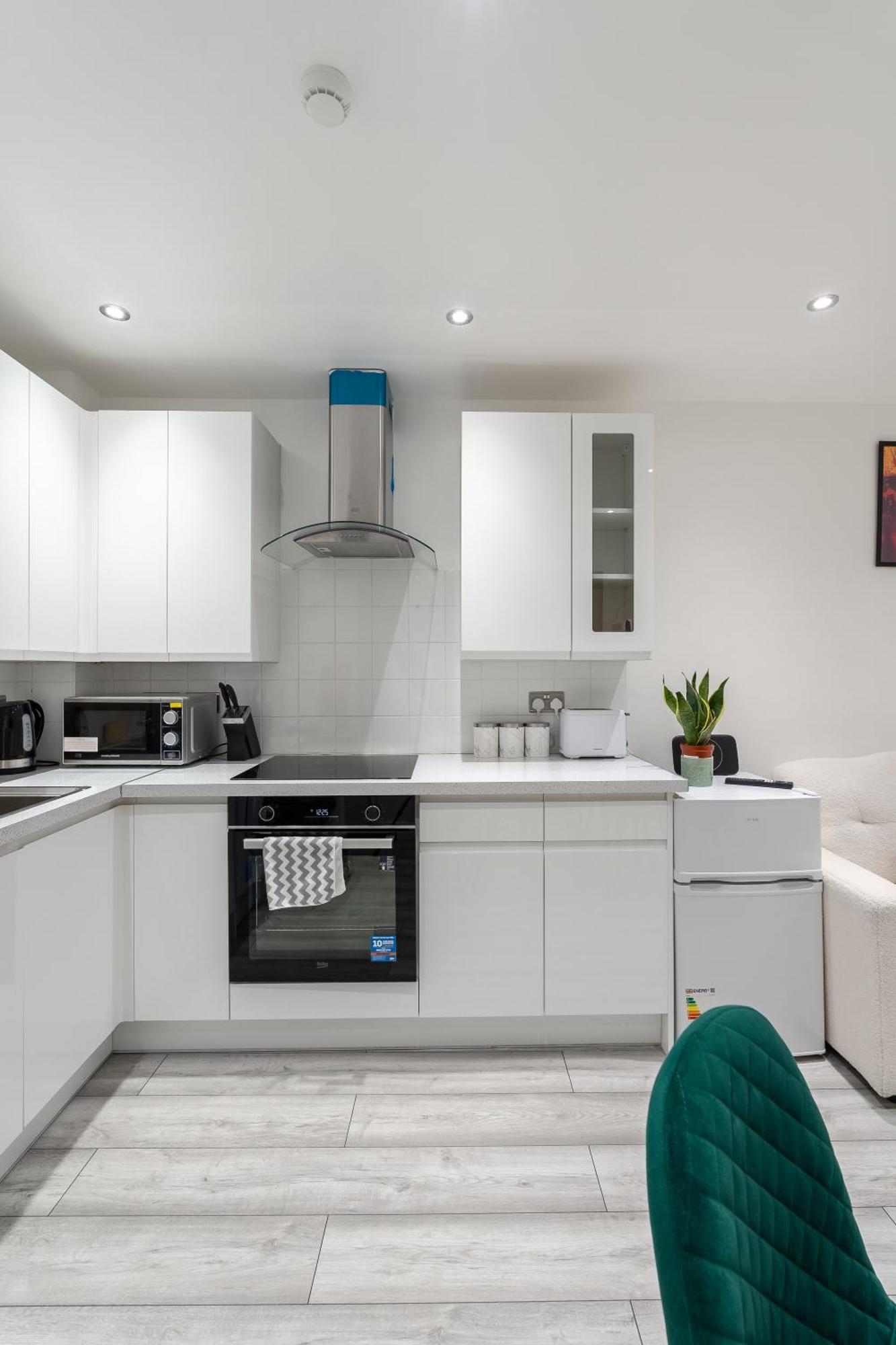 Beautiful Flat Near Central London - Entire Flat - Equipped Kitchen - Private Bathroom المظهر الخارجي الصورة