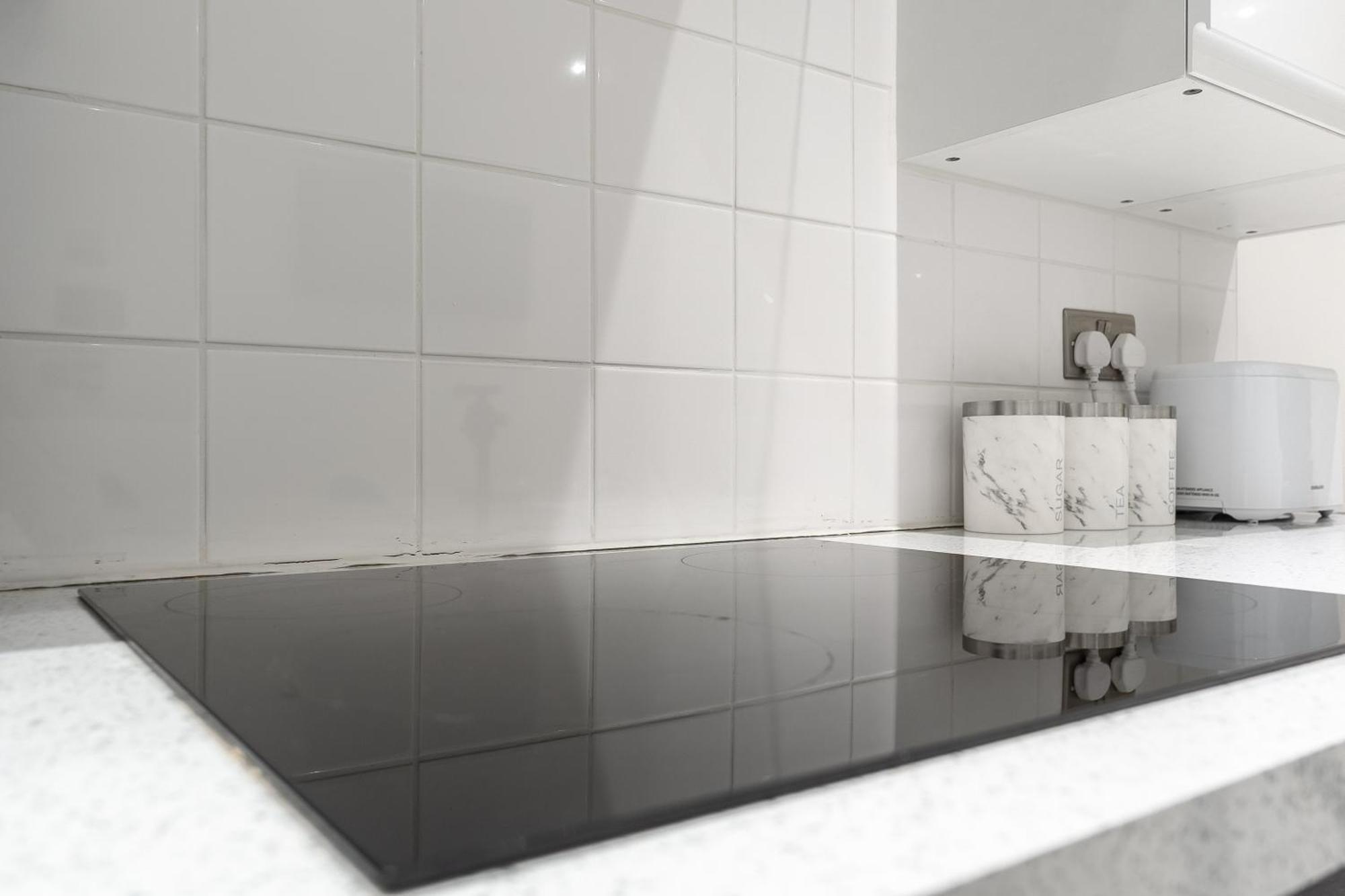Beautiful Flat Near Central London - Entire Flat - Equipped Kitchen - Private Bathroom المظهر الخارجي الصورة