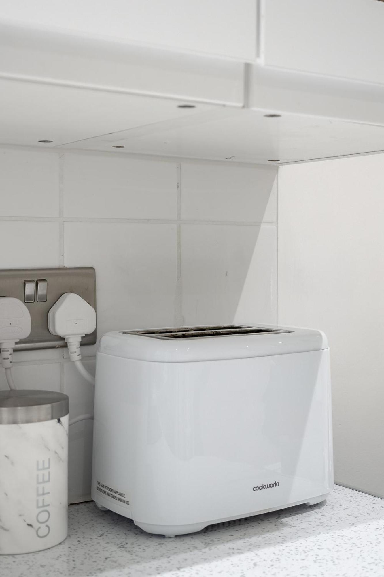 Beautiful Flat Near Central London - Entire Flat - Equipped Kitchen - Private Bathroom المظهر الخارجي الصورة