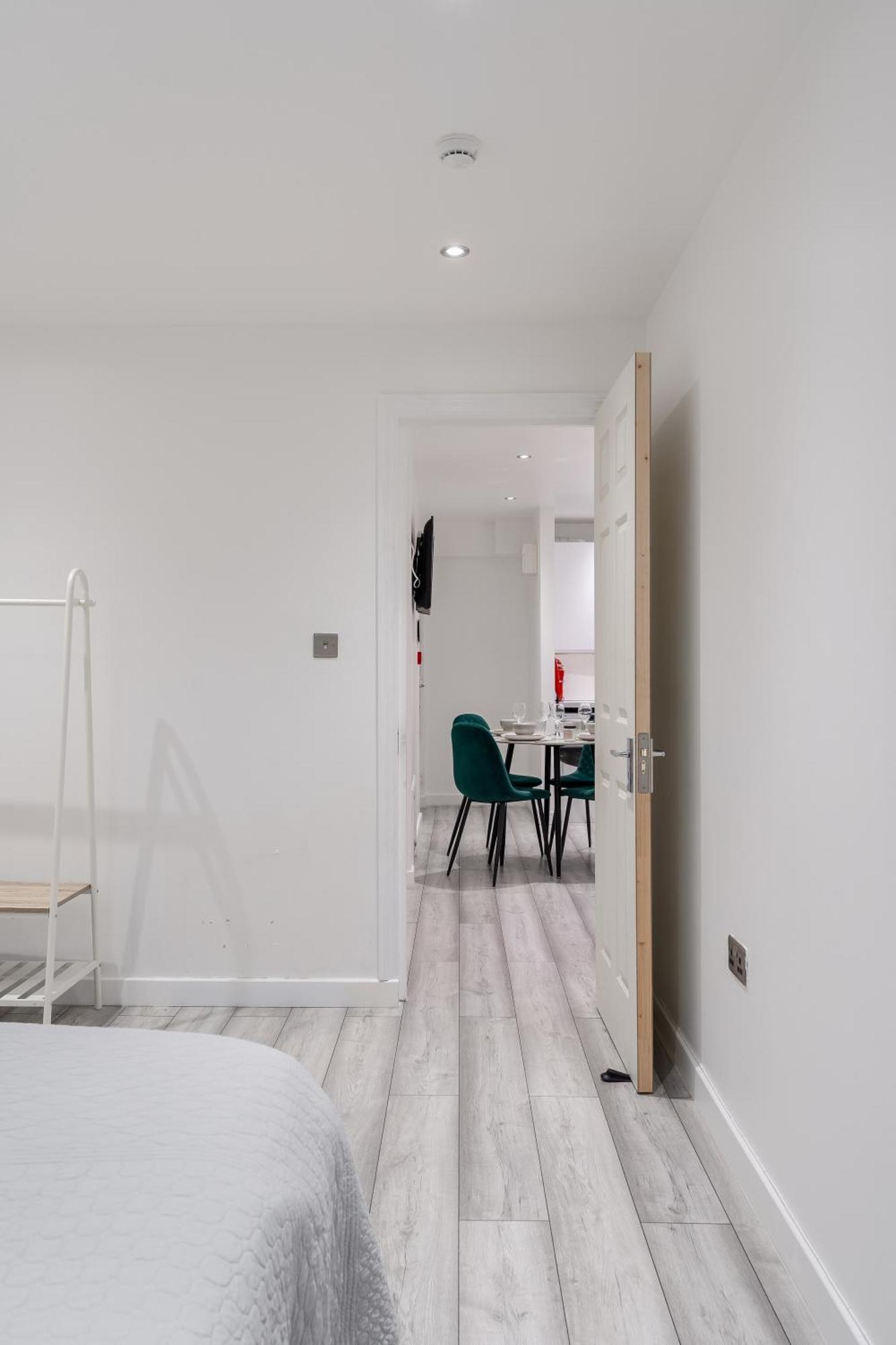 Beautiful Flat Near Central London - Entire Flat - Equipped Kitchen - Private Bathroom المظهر الخارجي الصورة