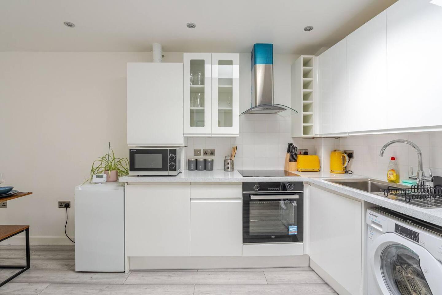 Beautiful Flat Near Central London - Entire Flat - Equipped Kitchen - Private Bathroom المظهر الخارجي الصورة